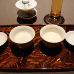 茶禅華 - 杏仁豆腐 (左: 温、右: 冷)