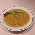 賛田飯店 - フカヒレと上海蟹味噌のスープ