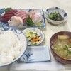 お食事処 飯田家 - 料理写真:刺し身盛り合わせ定食