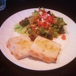 Pinoli - Aﾗﾝﾁ1100円・サラダとパン