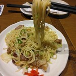 Hana no mai - 焼きそばホルモン590円＋税、麺リフト(2023.11.5)