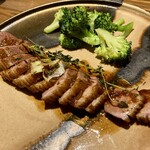 ワインと旬菜 あくら - 鴨ロースト