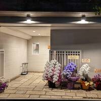 鮨 urag - 祝2周年！ 店前には、お花がいっぱい！