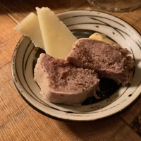 カルネジーオ イースト - 