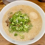 Ichizu - 「ラーメン(850円)+味玉(半熟)(150円)」です