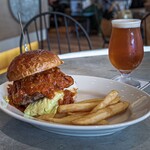 Mosu puremiamu - chili burger
                      Hitachino Nest Beer - Daidai Ale