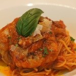 バジーナ - 11月のパスタ！豪快チキンのトマトソースパスタ