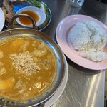 タイ屋台 999 - マッサマンカレー　935円