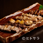 Izakaya Aiueo - 居酒屋の定番の味も一味違う、地元産『大山鶏・串の盛合せ』