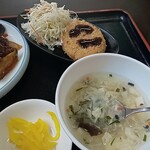 台湾料理 福祥居 - マーボナス定食の揚げ物とスープ