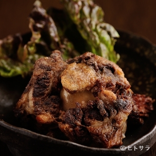 Izakaya Aiueo - 伝統のオックステール料理、じっくり煮込んだ『テールの塩焼き』