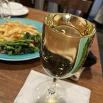 アガリコ 新宿 オリエンタルビストロ - 白ワイン２杯目