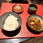 4000 Chinese Restaurant - 麻婆御飯