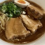 麺麺 - 角煮らーめん（1,350円＋税）