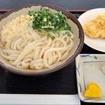 やまだうどん - かけうどん(大2玉)、鶏天、おにぎり(1個入り)