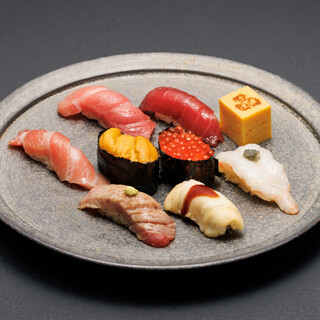 We offer fresh fish purchased every morning from Toyosu Market in the most delicious way.