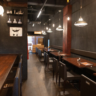 The open kitchen is attractive! A stylish Chinese bar
