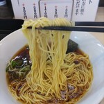 志縁 - 醤油￥850 細ちぢれ麺は程よい硬さ