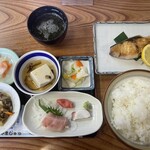 やまじゅう - 焼魚定食(ブリ)(ご飯大盛り+100円) 1400円