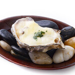 Grilled Oyster with three kinds of cheese sauce