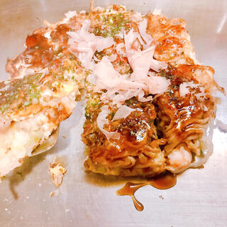 Okonomiyakidokoro Konaya - 名物モダン焼(写真はミックスモダン)