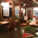 グリーンファーム - ログハウスで、温かみのある店内。
開放感抜群で長居してしまいます！