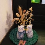 おスギスイーツカフェ - 招き猫もお出迎え
