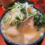 ラーメン 厚木家 - 中盛り、野菜、味玉