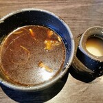 麺や むこうぶち - つけ汁のスープ割り(豚骨スープ？)