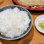 中華そば うえまち - ご飯結構盛ってくる