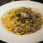 ワインとチーズと旨い肴のBAR à VIN 徳蔵 - 鮎のコンフィと夏野菜の和風オイルパスタ