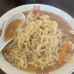 224526127 - 細い縮れ麺。