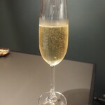 ワインとチーズと旨い肴のBAR à VIN 徳蔵 - シャンパン（バルフォンタルク トラディション ブリュット）