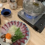 和食と日本酒 田 - 綺麗な菊盛りのかぼすブリの鰤しゃぶ