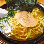 よこはま軒 エスモール店 - ラーメン680円