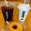 ドトールコーヒーショップ - アイスコーヒー、ホットカフェラテ&バウムクーヘン