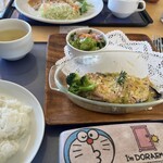 Kasumigaura Kokusai Gorufu Kosu - 秋鮭と野菜の重ね焼き定食