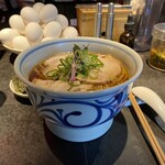 駄目な隣人 - REGULAR(生姜醤油ラーメン・大盛無料) 900円