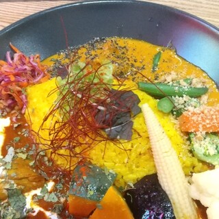 スパイスカレーと駄菓子屋 ハニーバジャー_0