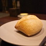 レストラン ラ・フロレゾン・ドゥ・タケウチ - ○激旨味でした！パン