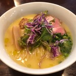 人力俥 - 丸鶏白湯そば〜ベシャメルソースを添えて〜980円税込