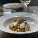 OSTERIA IL SOLE - 地鶏のソテー　オルツォ大麦とマッシュルームの温かいサラダ　ポーチドエッグのせ