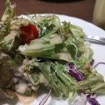 SITA - ドレッシングはいわゆるカレー屋さんの謎ドレッシングとは違って（あれ私は好きなんですが）少し甘め。子供が喜んで食べていました。