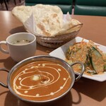 インドカレー ババリ - 料理写真:カレーナンセット。これに加えてパパドもつきます