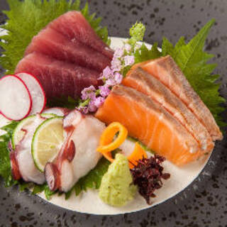 We also offer fresh seasonal fish sashimi.