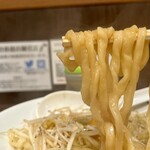 打ち立て中華そば 伊蔵八 - 麺リフト