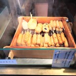 Houkyuuan - 揚がったて天ぷらが並んでます。