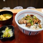 なか卯 - 鶏の照り焼き丼 御飯大盛 味噌汁 京風つけもの810円