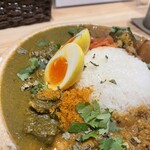 スパイスカレー あかつ亭 - 卵のピクルス