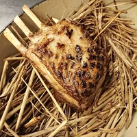 タスマニア産　仔牛背肉のワラ包み焼き　ヴァルド風